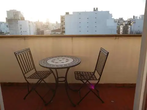 Vta depto. 5 ambientes . Balcón terraza. V.Crespo.