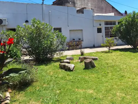 Casa en VENTA – OPORTUNIDAD PARA INVERSORES EN TEMPERLEY Malvinas Argentinas 1094 | Lote Propio | 6 Unidades Funcionales  n venta en Temperley