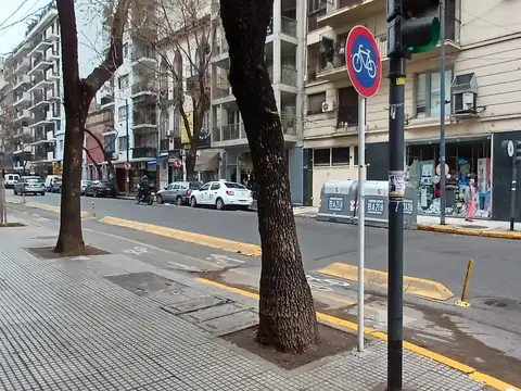Local en Alquiler a metros Av Santa Fe