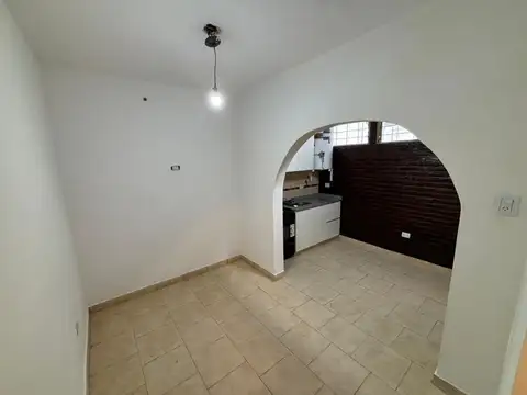 Depto Tipo Casa en Alquiler de 1 dormitorio