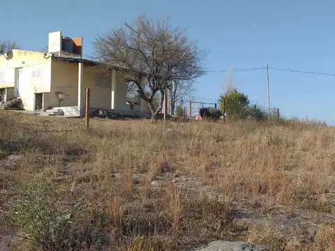 Lotes a la venta en Tanti (L111)