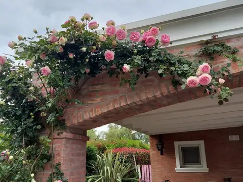 Casa en Venta con 6 cocheras