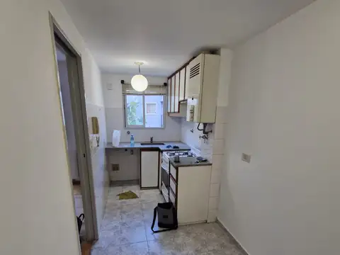 3 de febrero 100, Piso 1