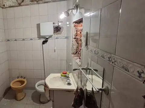 Depto Tipo Casa 6 ambientes con 2 baños