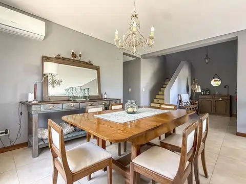 Casa 6 ambientes con 3 baños