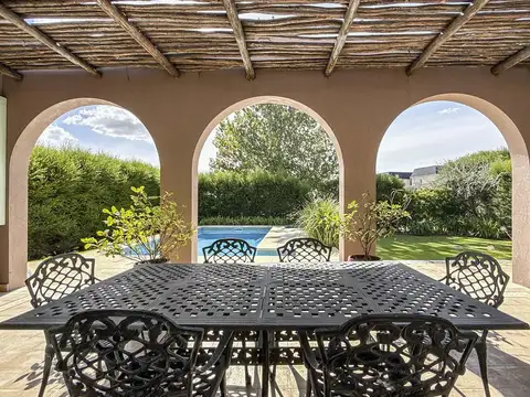 Casa en Venta con 1 cochera