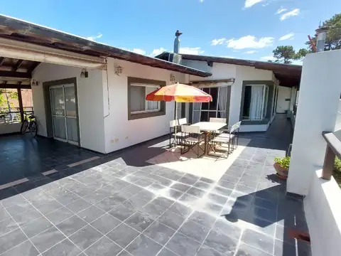 Departamento tipo Casa - Venta - Villa Gesell - Local Comercial - Gas Natural