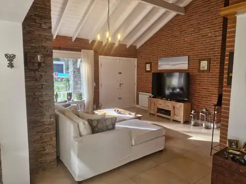 Casa en Venta en Carilo, USD 350.000