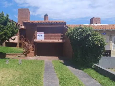 HERMOSA CASA CINCO AMBIENTES FRENTE AL MAR