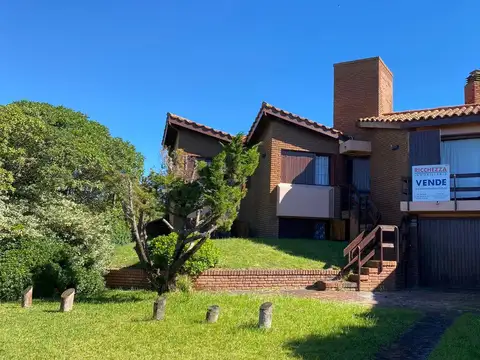 HERMOSA CASA CINCO AMBIENTES FRENTE AL MAR - IDEAL PARA VACACIONAR