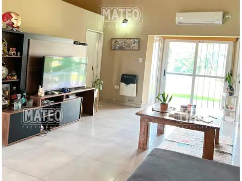 Casa 3 ambientes con 2 baños
