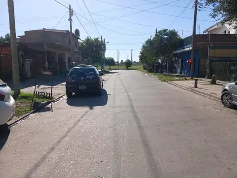 Casa en Venta con 3 cocheras