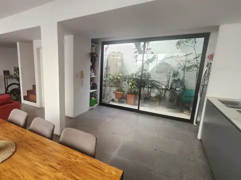 Depto Tipo Casa en Venta 8 años