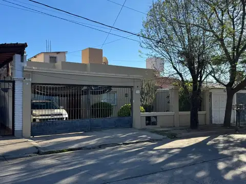Zona Norte. Dr. Catalano. Mza C. Casa 100