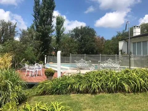 Casa en Venta en El Bosque, USD 890.000