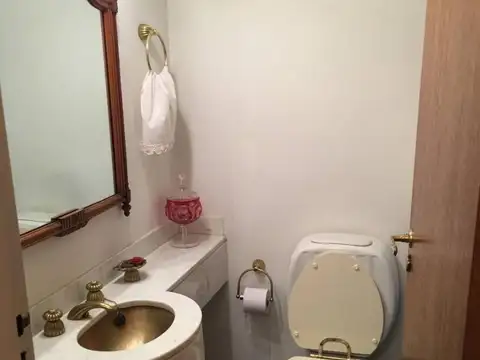 Departamento 6 ambientes con 4 baños