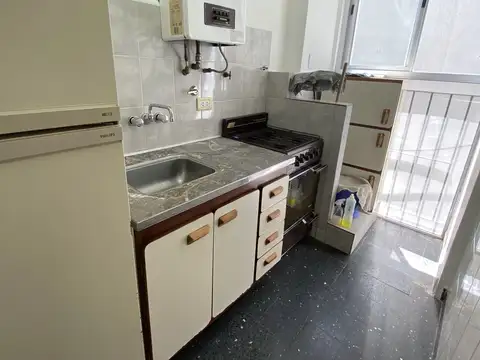 Hipólito Yrigoyen 3200, Piso 2