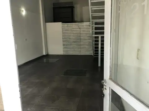 Local en Alquiler en Francisco Alvarez, $ 800.000