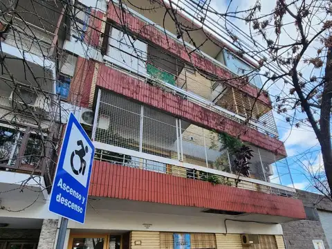 VENTA - Dos Ambientes al lateral - Floresta
