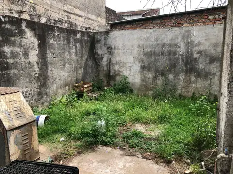 local y cocheras opcionales.-