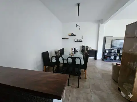 Depto Tipo Casa en Venta en Santos Lugares, USD 120.000