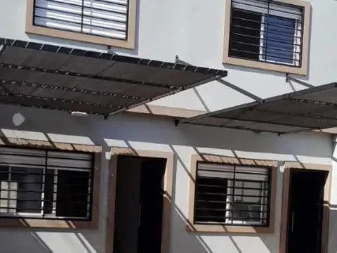 Depto Tipo Casa en Alquiler de 3 ambientes
