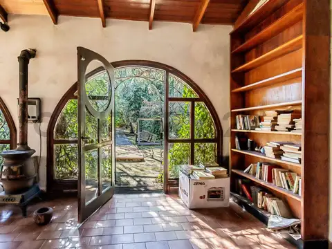 Casa 7 ambientes con 2 baños