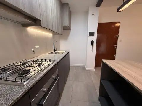 Julián Álvarez 1600, Piso 1