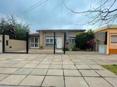 Casa 4 ambientes en Castelar Norte, APTA CRÉDITO