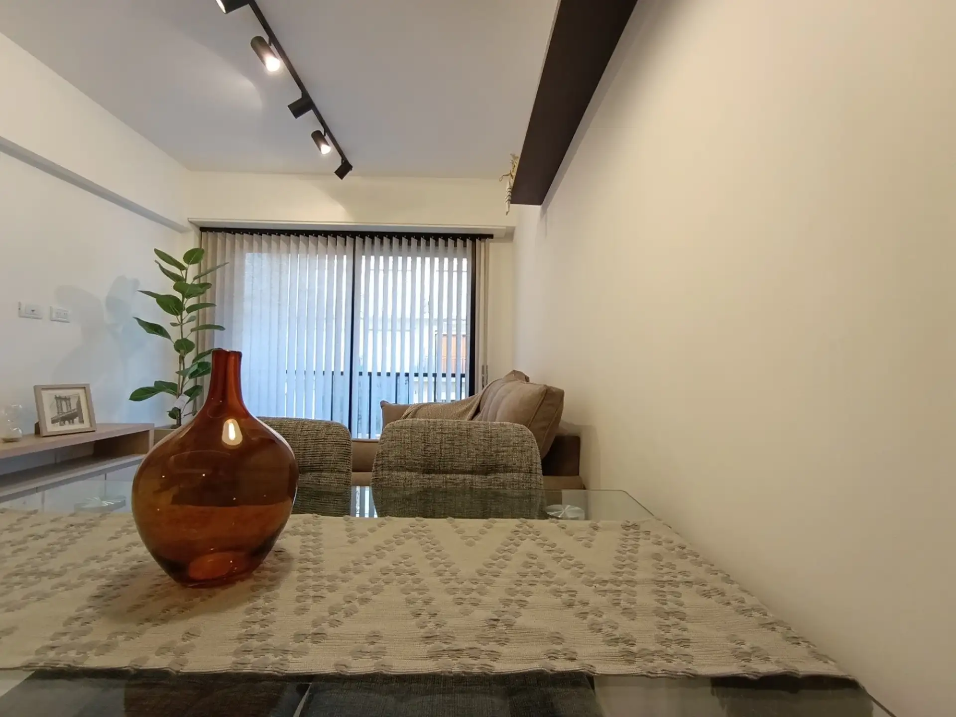 Venta 2 Ambientes con Balcon Corrido - Centro