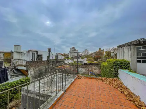 Casa 4 ambientes con 2 baños