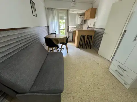 Falucho 2100, Piso 4