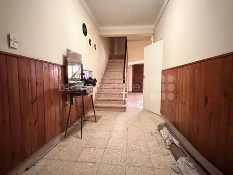 CASA EN VENTA DE 4 DORMITORIOS EN EL CENTRO CHASCOMUS LAGUNA