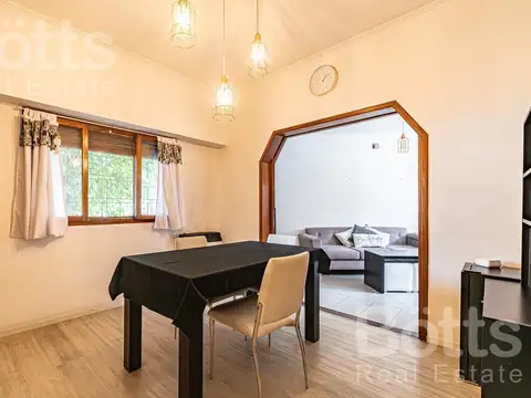 Casa 4 ambientes con 2 baños