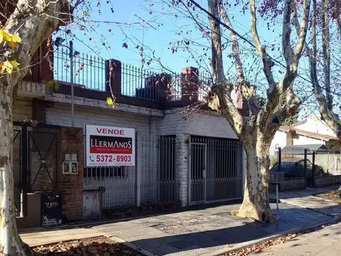 Venta Casa  4 amb 3 dormiorios,Villa Adelina con Patio