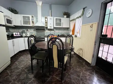 Casa 4 ambientes con 1 baño