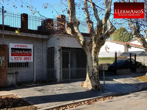 Venta Casa  4 amb 3 dormiorios,Villa Adelina con Patio