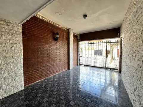 Casa en Venta en Villa Adelina, USD 180.000