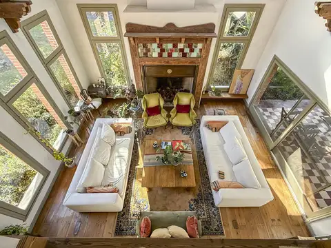 Casa en Venta con 2 cocheras