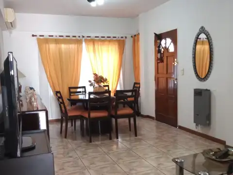 Cervantes 1300, Piso 1