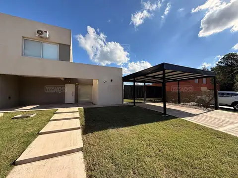 Casas del Este Av Parque y Diagonal Basabe altura al 1100