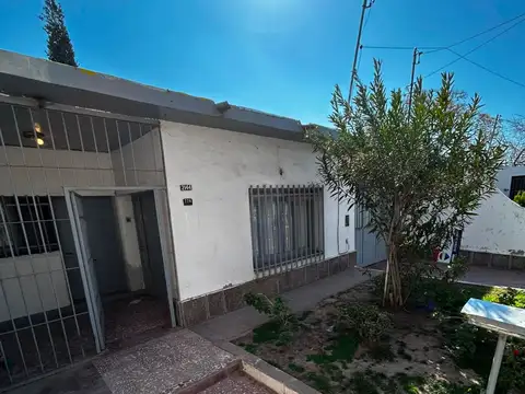 CASA EN VENTA BARRIO SANTA ANA 