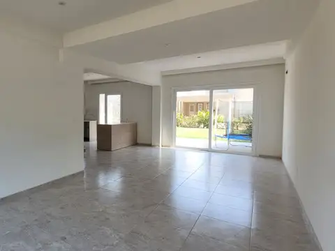 Casa en Alquiler en Bella Vista, USD 1.800