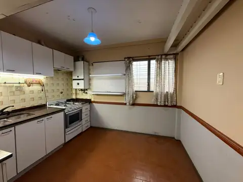 DEPTO 2 AMBIENTES VENTA LANUS OESTE CON BAULERA