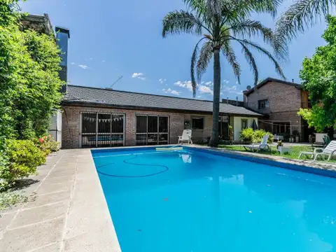 VENTA Doble terreno - Pileta - Quincho