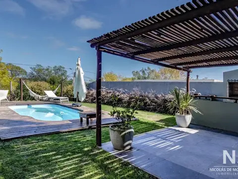 Casa de 3 dormitorios con piscina, Lausana