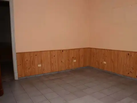 VENTA CASA A REFAC. 433M2 LOTE 8.66X50 RAMOS MEJIA