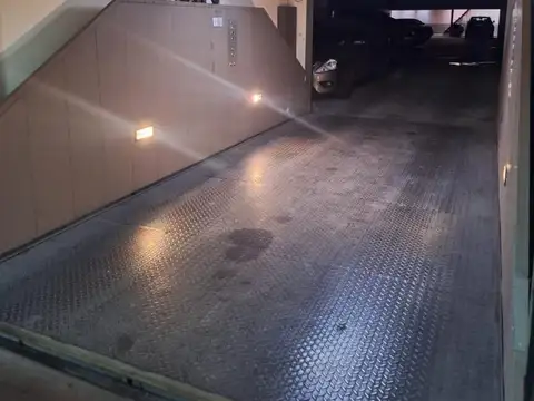 Alquiler de cochera cubierta  Valle 500 Caballito