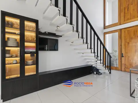 Casa en Venta con 4 cocheras
