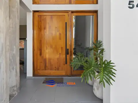 Casa 5 ambientes con 2 baños